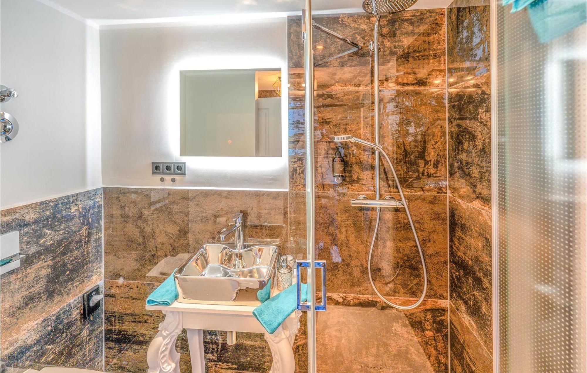 Stunning Apartment In Mettmann With Wifi Eksteriør billede